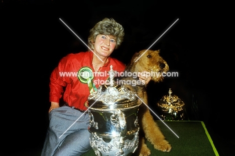 mary swash winning reserve bis crufts1996 with ch. jokyl this Is my song (Nan)