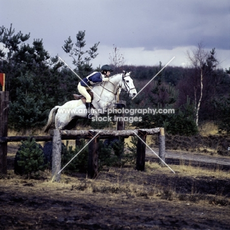 tweseldown racecourse, crookham horse trials 1975,
novice, one day event