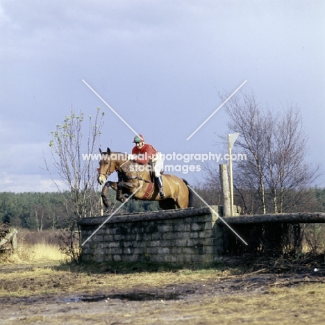 tweseldown racecourse, crookham horse trials 1975
novice
