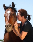 Picture of woman and her quarter horse